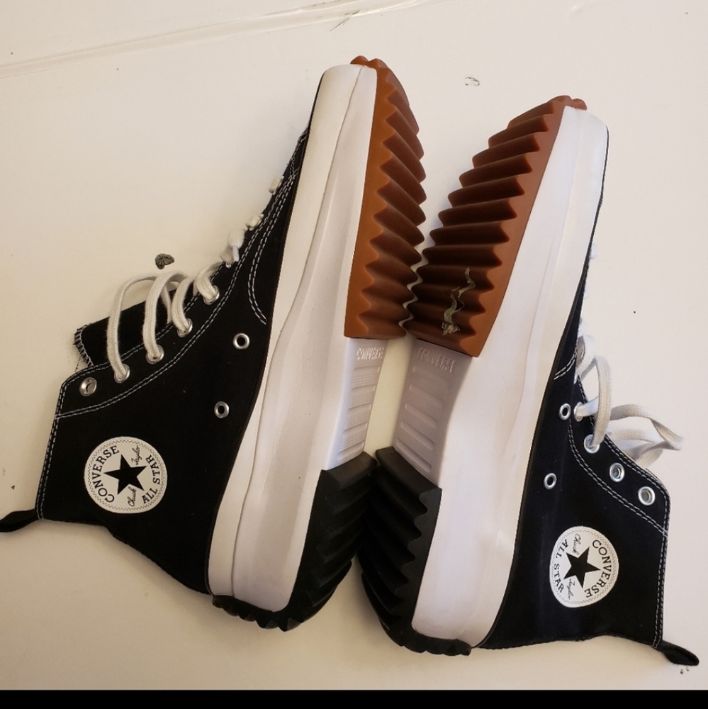 Converse Run star hikes